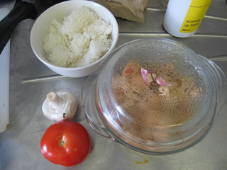 蘑菇鸡肉焗饭的做法步骤_2