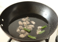 清炖牛肉汤的做法步骤_4